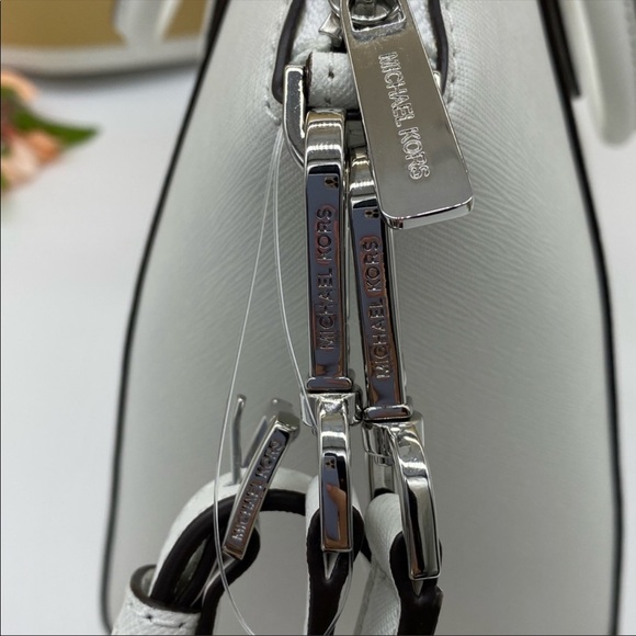 MICHAEL KORS CIARA LARGE TZ SATCHEL OPTIC WHITE - Picture 14 of 16